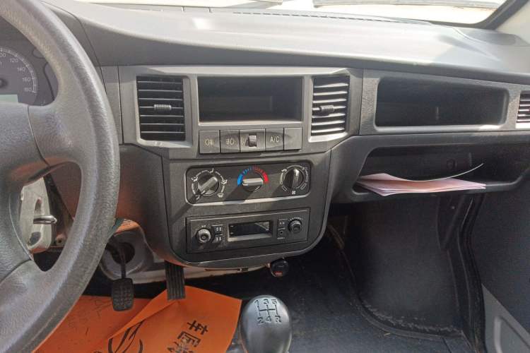 Used Wuling Zhiguang 2020 1.2L Practical Model China VI LSI Audio And AC Panel