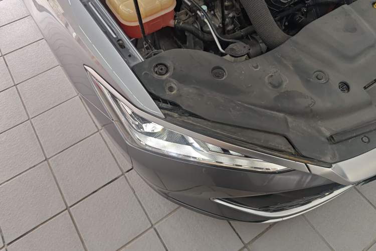 Used BYD Qin PLUS 2021 DM-i 120KM Prestige Model Right Front Headlight