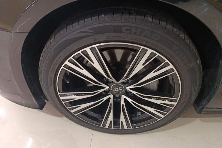 Used Audi A6L 2021 40 TFSI Luxury Dynamic Edition Left Front Wheel Hub