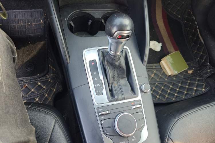 Used Audi A3 2016 Limousine 35 TFSI Prestige Edition Gear Lever