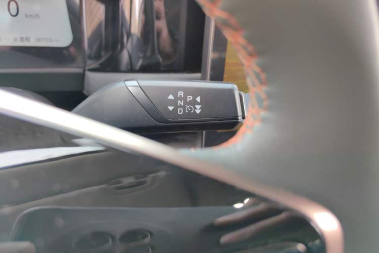 Used iCAR 03 2024 501km Four-wheel Drive Long-Range Advanced Version Gear Lever