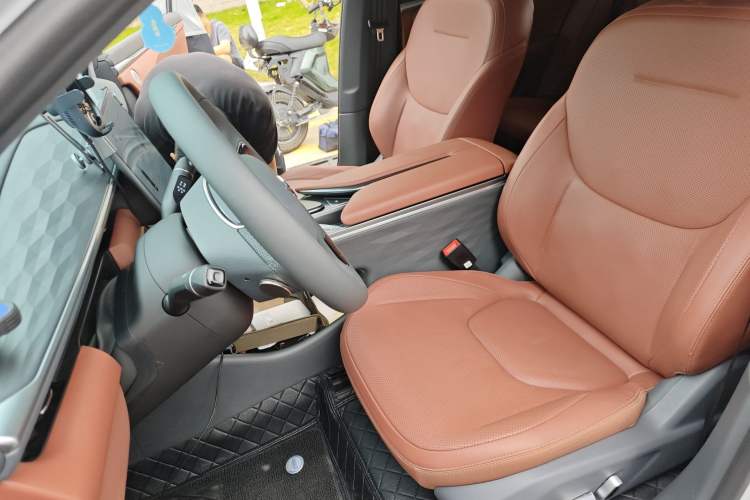 Used ARCFOX Alpha T5 2026 Model Pure Electric 560 Yuanjing Smart Driving Version Left Front Seat