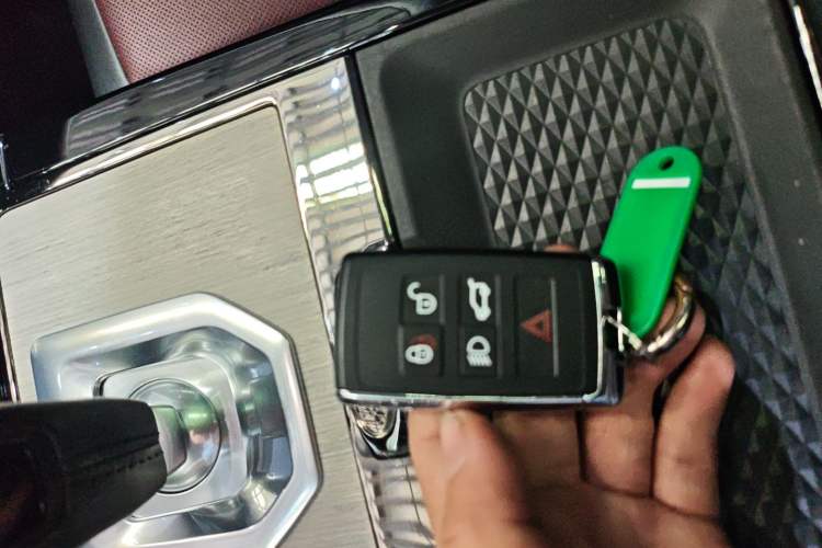 Used Land Rover Range Rover Evoque 2022 Facelifted Aurora L 249 PS R-Dynamic Luxury Edition