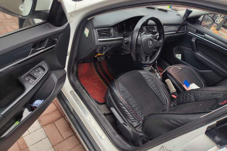 Used Volkswagen C-TREK 2017 1.6L Automatic Comfort Model Driver Seat