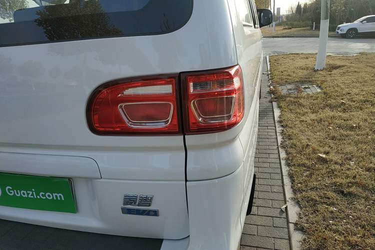 Used FORTHING Lingzhi M5 2022 Standard Version Base Model 7 Seats