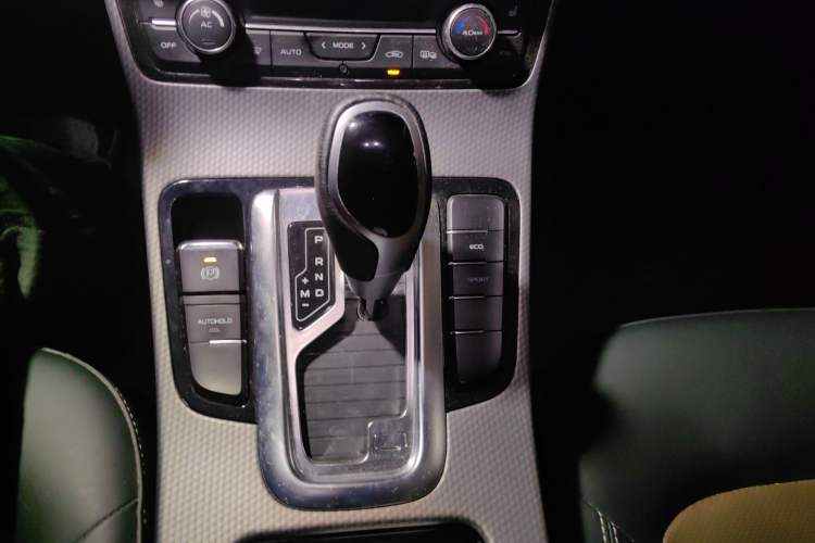 Used Geely Auto Emgrand GS 2016 Sport Edition 1.3T Automatic ZhenShang Model Gear Lever