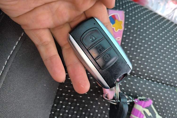 Used Ruichi EC75 2025 Ultra-Charging Version Pioneer II Type 50.1 kWh Vehicle Key