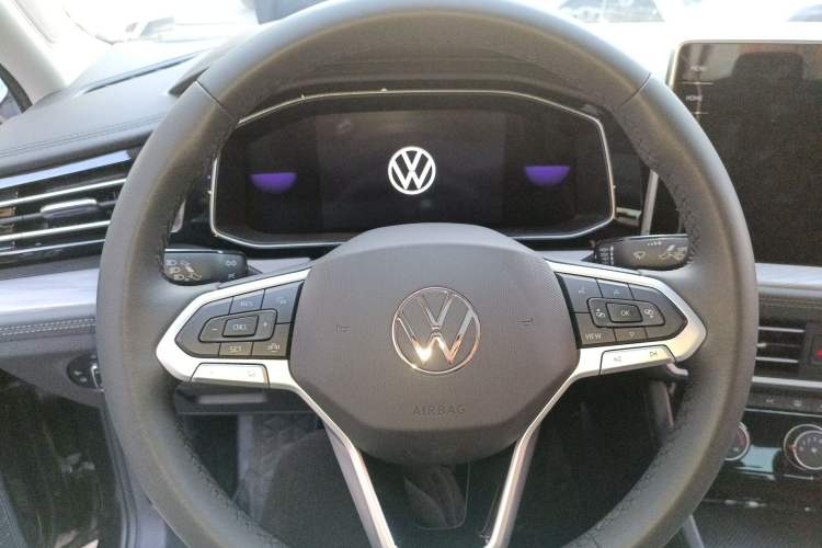 Used Volkswagen Sagitar 2025 300TSI DSG Excellence Edition Steering Wheel