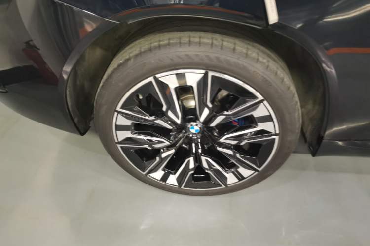 Used BMW X3 2025 xDrive30L Luxury Edition M Sport Package Right Rear Wheel Hub