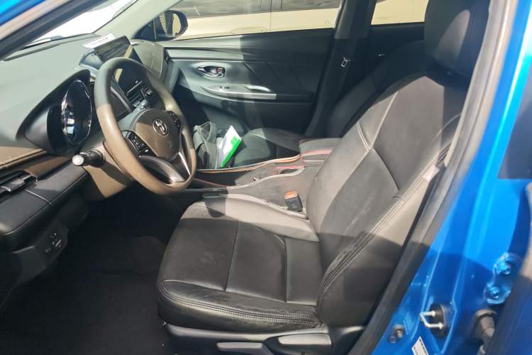 Used Toyota YARiS L Zhi Xuan 2015 1.5E Automatic Charm Edition
