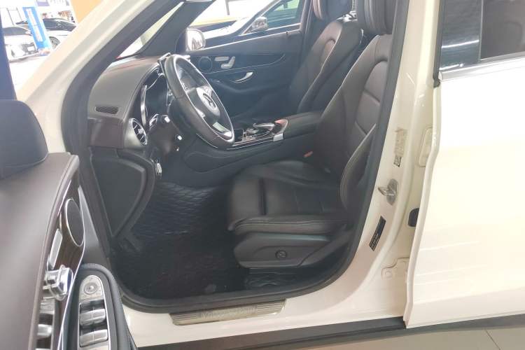 Used Mercedes-Benz GLC 2016 GLC 260 4MATIC Dynamic Edition
