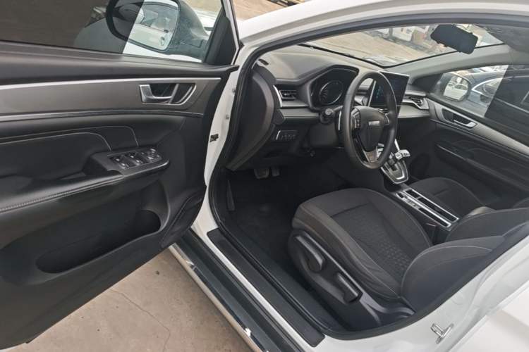 Used Haval M6 2021 PLUS 1.5T DCT Elite Smart Connectivity Model
