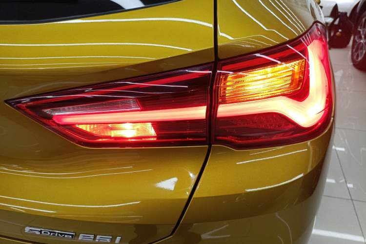 Used BMW X2 2019 sDrive25i Luxury Model with M Off-Road Package China VI Emission Standard
