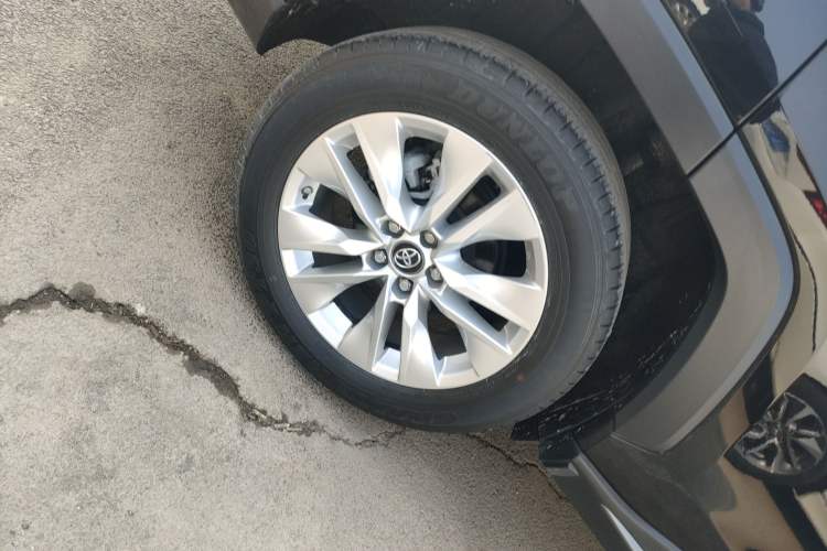 Used Toyota Wildlander 2022 Updated Version 2.0L CVT Two-Wheel Drive Leading Edition Right Rear Wheel Hub