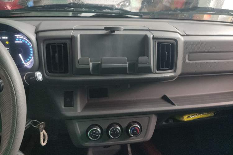 Used Karry Jiangtun E5 2024 268 km Range Open-Window 6-Seater Version
