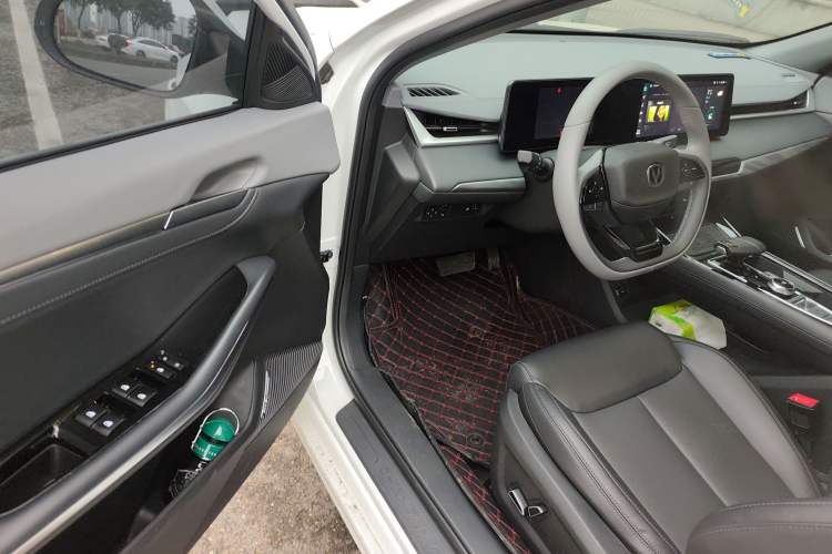 Used Changan Ruicheng PLUS 2023 1.5T DCT Prestige Edition
