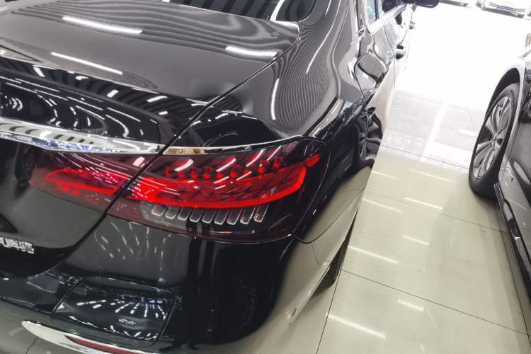 Used Mercedes-Benz E-Class New Energy 2022 Restyled E 350 e L Plug-in Hybrid Sedan Right Rear Taillight