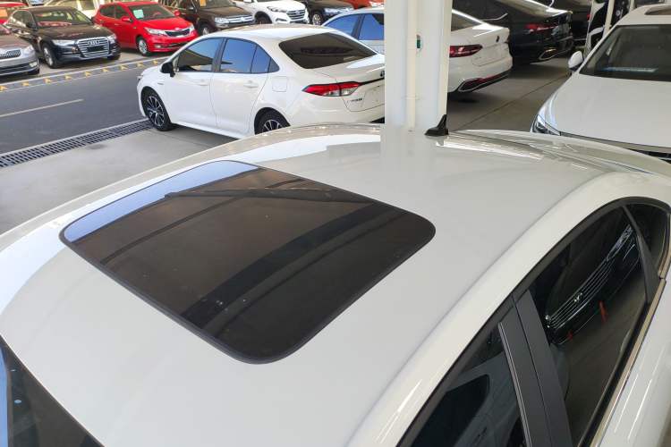 Used Volkswagen Lavida 2024 1.5L Automatic Starry Sky 5 Million Edition Roof