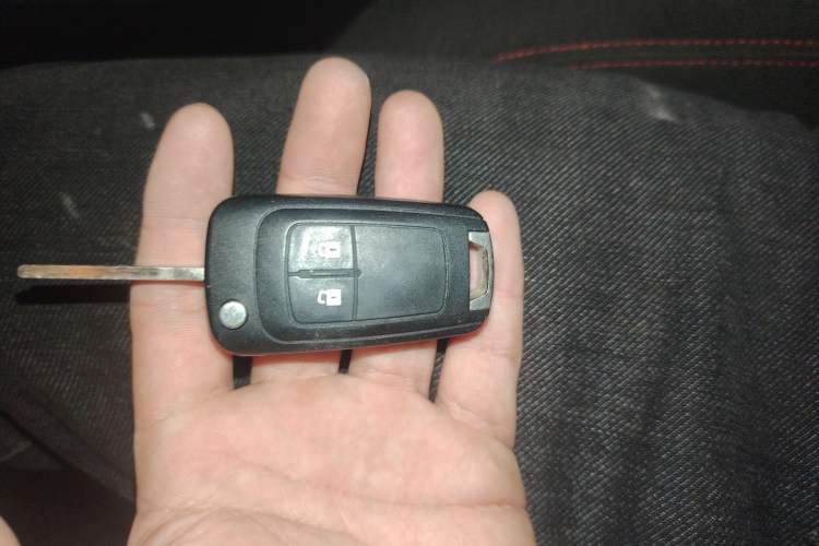 Used Buick Encore 2015 1.4T Automatic Two-Wheel Drive Urban Elite Version Vehicle Key