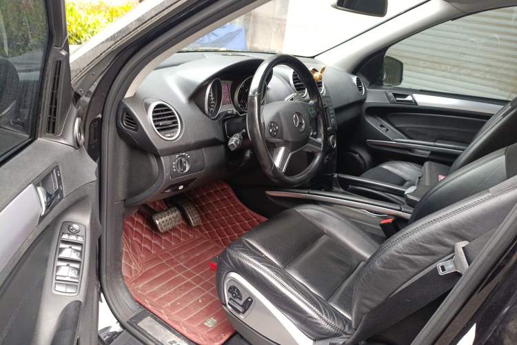 Used Mercedes-Benz M-Class AMG 2011 AMG ML 63 Driver Seat