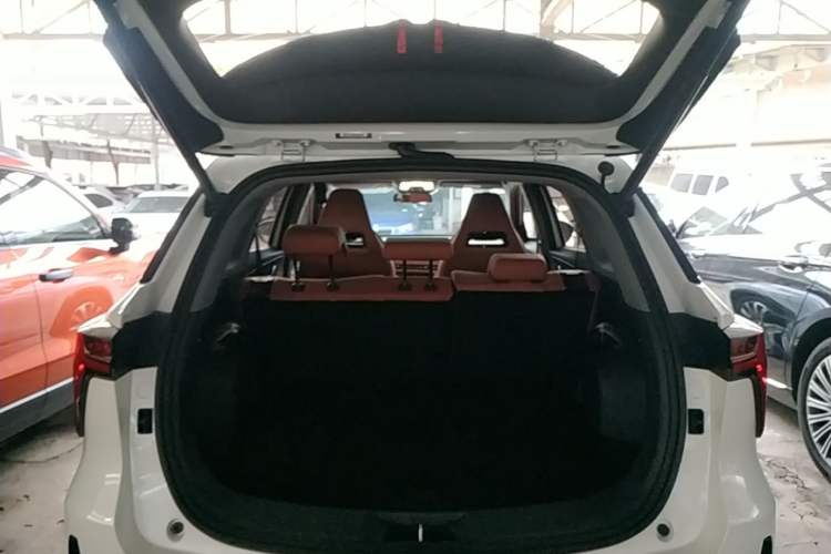 Used CHANGAN CS75 PLUS 2023 3rd Generation 1.5T Automatic Prestige Model Trunk