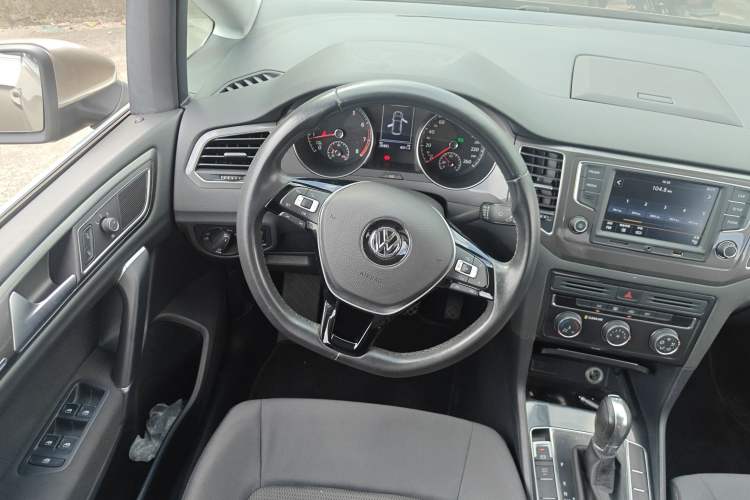 Used Volkswagen Golf Sportsvan 2016 230TSI Automatic Trend Edition
