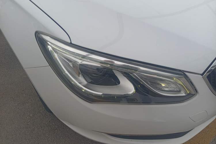 Used Buick GT 2017 15N Automatic Elite Version Right Front Headlight