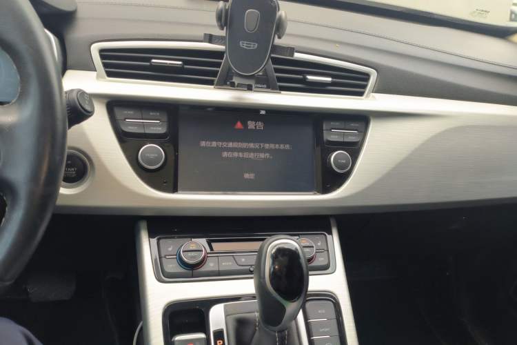 Used Geely Auto Emgrand X7 Sport 2018 1.8TD Automatic Two-Wheel Drive Smart Connect 4G Internet Edition
