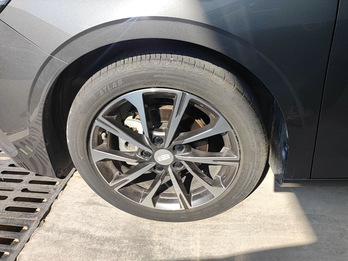 Geely Auto Emgrand 2025 4th Generation 1.5L CVT Luxury Version — снимка 10