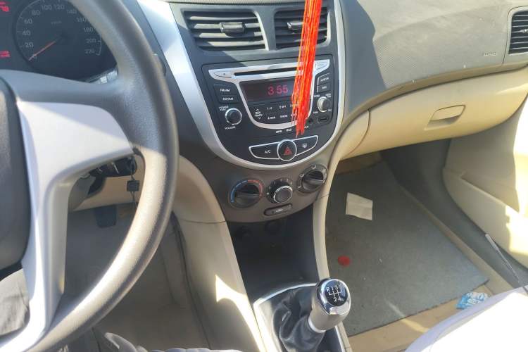 Used Hyundai Verna (older generation) 2010 Sedan 1.4L Manual Comfort GS