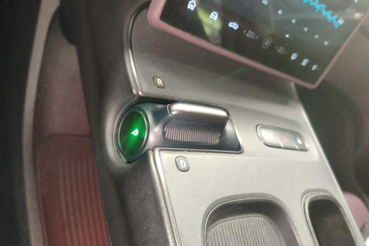 Used Nio ET5 2022 75 kWh Gear Lever