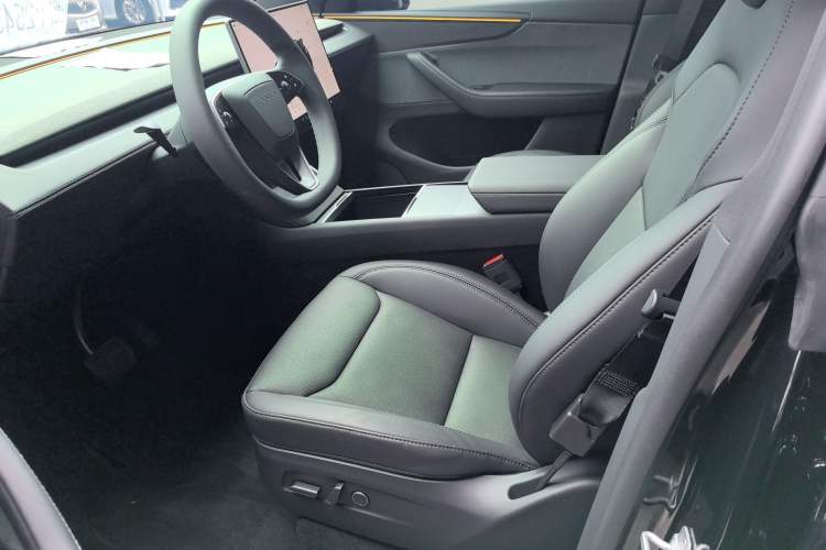 Used Tesla Model Y 2026 Rear-Drive Model