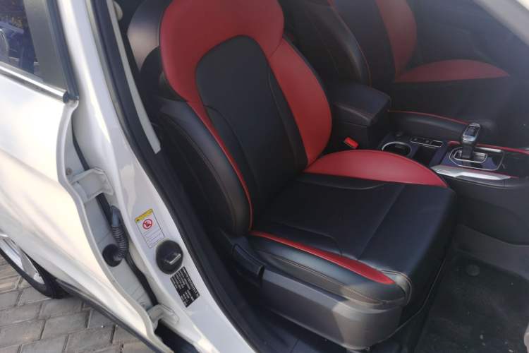 Used Haval H2 2018 1.5T Dual-Clutch Two-Wheel Drive Fashion Model China VI Standard
