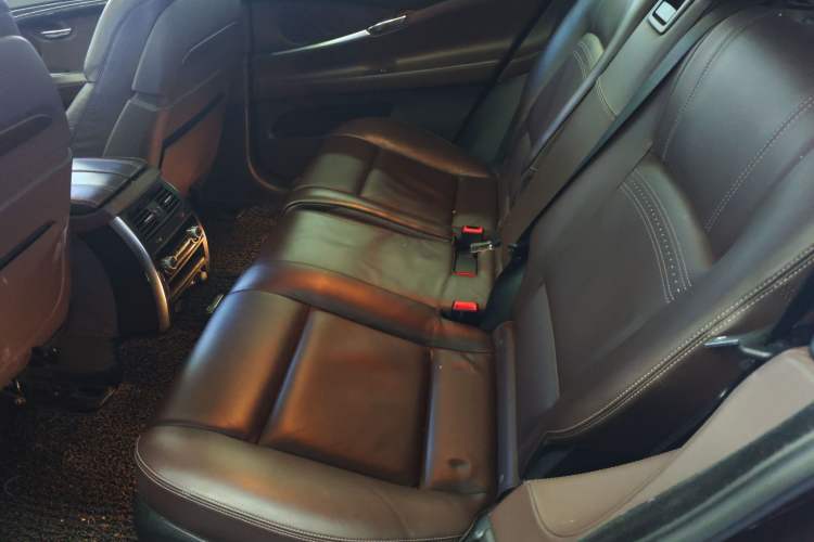 Used BMW 5 Series GT 2014 528i Luxury Edition Left Rear Seat