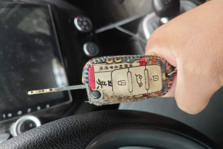 Used Kia K2 2015 Sedan 1.4L MT GLS Vehicle Key