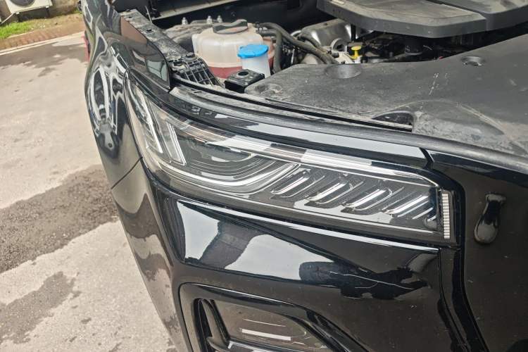 Used Hongqi HS5 2025 2.0T Two-Wheel-Drive Xuan Ying Edition