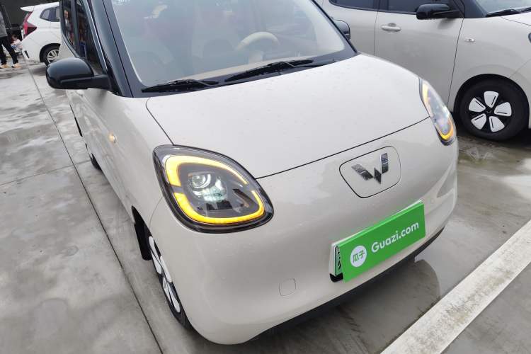 Used Wuling Hongguang MINIEV 2025 Four-Door Version Zhenxiang+ Edition Front Right 45 Deg