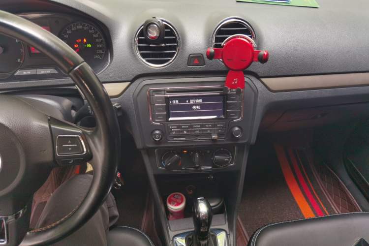 Used Volkswagen Jetta 2016 1.6L 25th Anniversary Edition Audio And AC Panel