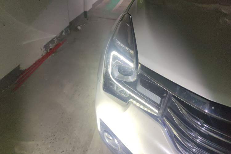 Used GAC Trumpchi GS7 2017 280T Two-Wheel Drive Luxury Model
