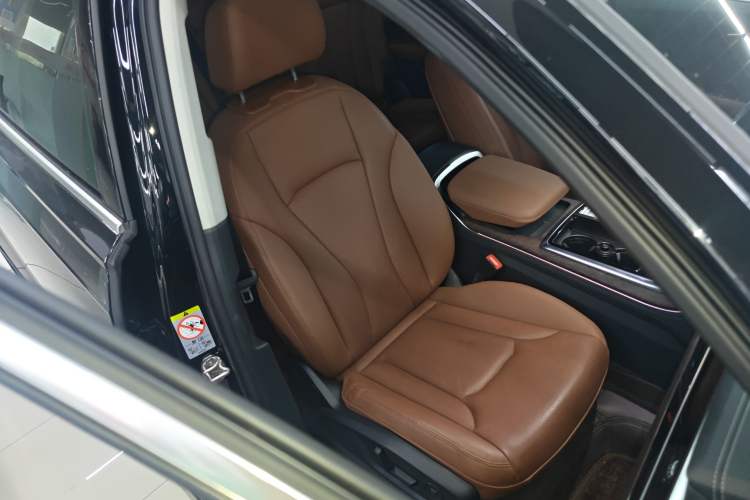 Used Audi Q7 2023 55 TFSI quattro S line Sport Edition Right Front Seat