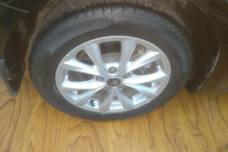 Used Roewe i5 2020 1.5L Automatic 4G Connected Linghao Edition