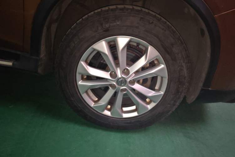 Used Nissan X-Trail 2014 2.5L CVT Leading Edition 4WD Right Front Wheel Hub