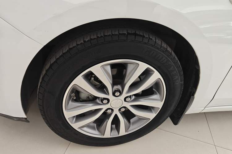 Used Buick GT 2019 18T Automatic Connected Elite Model China V Standard Left Front Wheel Hub