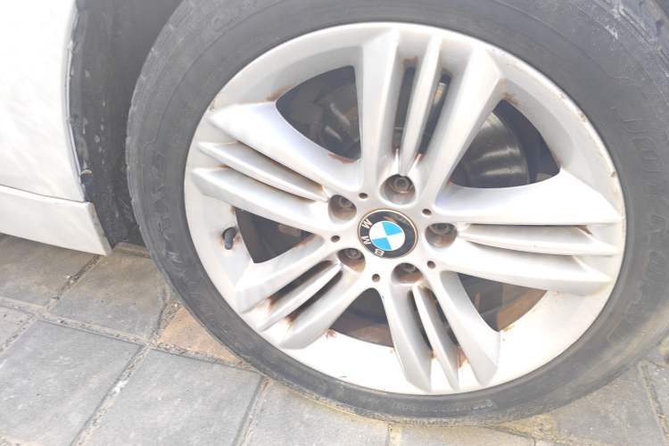 Used BMW 3 Series 2017 320Li Fashion Model Right Front Wheel Hub