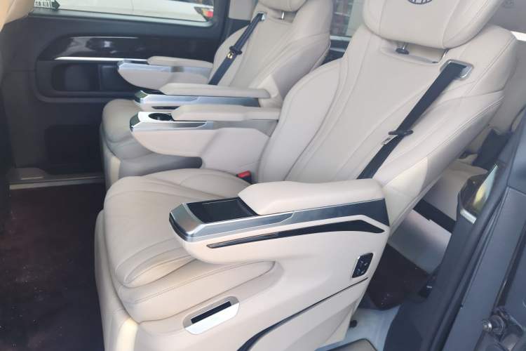 Used Mercedes-Benz V-Class 2017 V 260 L Prestige Extended Edition