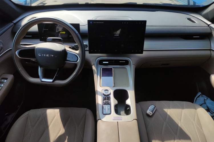 Used Chery Tiggo 8 PLUS C-DM 2025 1.5T 116 km Prestige Version 5 Seats
