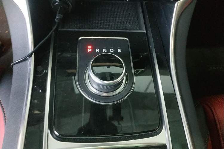 Used Jaguar XE 2018 2.0T 300 PS All-Wheel-Drive R-Sport Sport Edition
