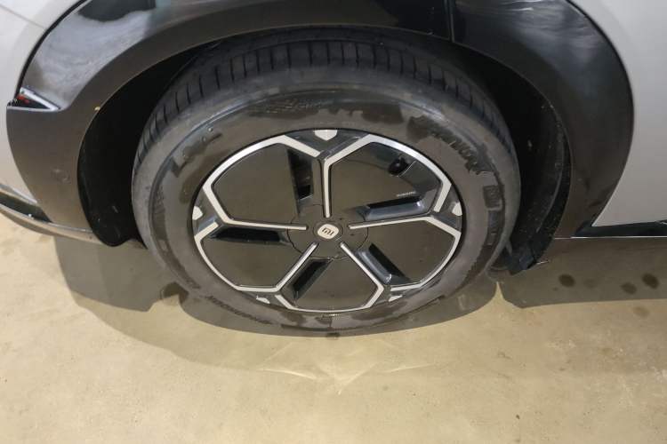 Used Xiaomi Auto YU7 2025 Ultra-Long Range Rear-Wheel Drive Version
