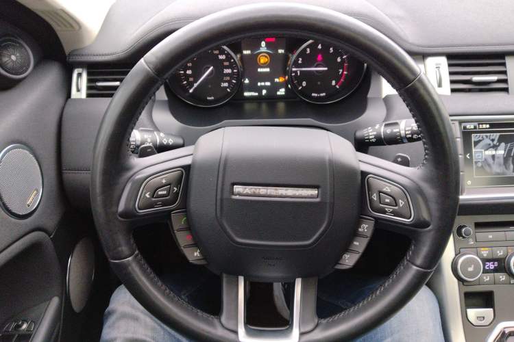 Used Land Rover Range Evoque 2016 2.0T SE Smart Glow Edition
