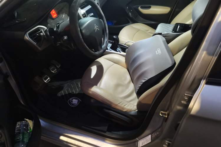 Used Citroen Elysee 2015 Zhishang Edition 1.6L Manual Fashion Model